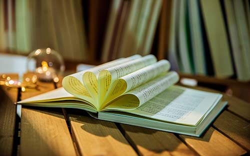 福建怎么交成人高考的學(xué)費(fèi)？