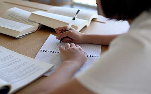 成人高考需要準備哪些資料？報考流程和步驟是什么？