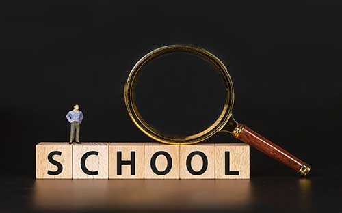 藥學(xué)成人高考報(bào)考條件是什么？