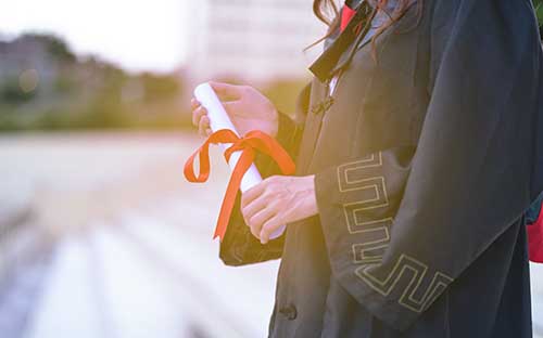 成人高考怎么在機(jī)構(gòu)報名？怎么選擇？