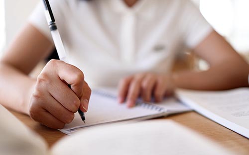 成人高考自己怎么網(wǎng)上報名？有哪些專業(yè)？