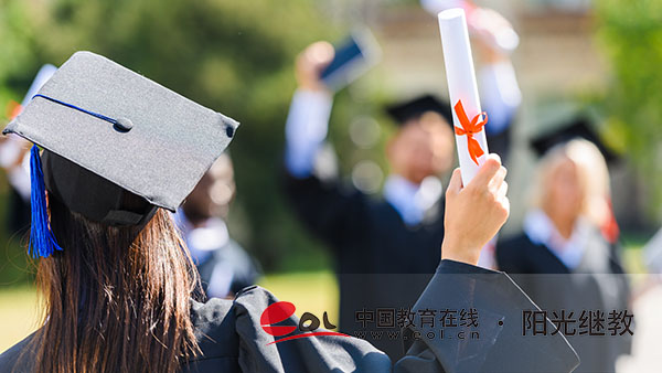 上班族報考成人高考的流程有哪些？必須有哪些材料？