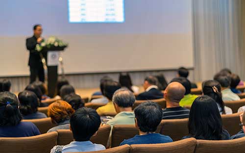 國際本科怎么錄取新生，錄取的標(biāo)準(zhǔn)是什么