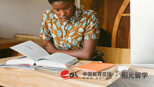 法國(guó)工業(yè)設(shè)計(jì)專(zhuān)業(yè)研究生留學(xué)費(fèi)用多少錢(qián)