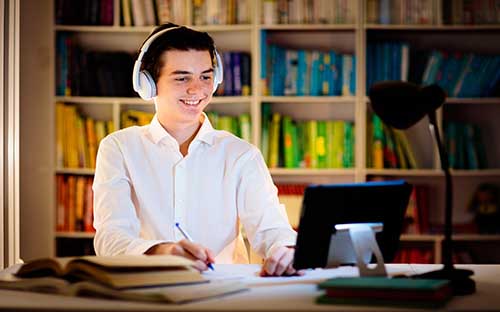 自考本科學(xué)歷可以應(yīng)征入伍嗎？能當(dāng)軍官嗎？