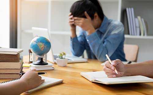 學(xué)歷提升自考專業(yè)有哪些？?jī)?yōu)點(diǎn)有哪些？