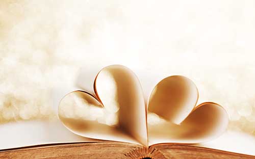 自考如何查詢考試地點(diǎn)？是否需要去報(bào)考學(xué)?？荚嚕?/></p><h3>自考如何查詢考試地點(diǎn)？</h3><p>登錄考生個(gè)人中心，在考試通知單里查詢，或者點(diǎn)擊準(zhǔn)考證打印，也可看考試地點(diǎn)。點(diǎn)擊考點(diǎn)地址鏈接，能查詢到考點(diǎn)具體地址。</p><p>部分非筆試、實(shí)踐考核課程的考試安排可在個(gè)人中心里查詢，部分課程會(huì)在網(wǎng)站自學(xué)考試欄目的信息發(fā)布臺(tái)上公布。查完之后界面的右上角有退出系統(tǒng)鍵，點(diǎn)擊它，然后會(huì)出現(xiàn)退出系統(tǒng)的提示，按是確認(rèn)，就能安全退出登錄了。</p><h3>自考是否需要去報(bào)考學(xué)?？荚?？</h3><p>自考并不是非要到報(bào)考學(xué)校所在地參加考試，一般都是在報(bào)名所在地考試。自考的考點(diǎn)一般都是按照考試科目隨機(jī)安排的，在考試前考生一定要認(rèn)真核對(duì)自己的考試信息，以免走錯(cuò)考場，耽誤考試。</p><p>自考是值得報(bào)考的。?自考，?即高等教育自學(xué)考試，?為那些未能通過高考進(jìn)入全日制大學(xué)的人提供了一個(gè)通過個(gè)人努力獲得大?；虮究飘厴I(yè)證的途徑。?自考在成人教育中的社會(huì)認(rèn)可程度較高，?尤其對(duì)于希望通過提升學(xué)歷來增強(qiáng)自身競爭力的人來說，?自考是一個(gè)非常有價(jià)值的選擇。?</p><p>報(bào)考條件寬泛：?自考不受性別、?年齡、?民族、?種族和已受教育程度的限制，?考生可以根據(jù)自己的情況選擇相關(guān)專業(yè)，?且專業(yè)覆蓋面廣，?幾乎涵蓋了社會(huì)上的所有專業(yè)和技能。?</p><p>學(xué)習(xí)方式靈活多樣：?自考提供了極大的學(xué)習(xí)自由度，?考生可以完全靠個(gè)人自學(xué)，?邊工作邊讀書，?也可以選擇參加培訓(xùn)班或社會(huì)助學(xué)機(jī)構(gòu)的短期課程輔導(dǎo)班。?</p><p>以上是關(guān)于成人自考的相關(guān)內(nèi)容，考生可以此作為參考，具體以官方政策為準(zhǔn)！考生如果想獲取更多關(guān)于自考的相關(guān)資訊，如成人自考報(bào)名時(shí)間、考試時(shí)間、報(bào)考條件、備考知識(shí)、相關(guān)新聞等，敬請(qǐng)關(guān)注中國教育在線自考考試頻道。</p><p><strong>熱門推薦：</strong></p><p><a href=