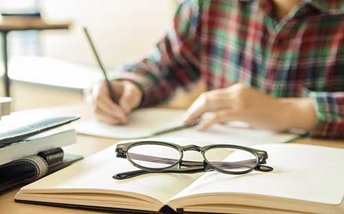 浦東新區(qū)自考的報名時間是多久？有什么優(yōu)勢？