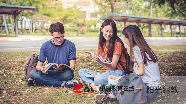 自考本科提供哪些專業(yè)可以報名？費用有哪些？